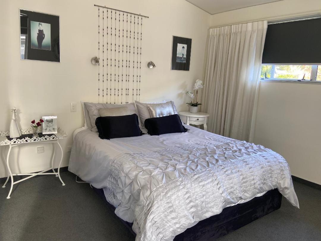 Maison Blue - Chic Inner City Townhouse Napier Eksteriør bilde